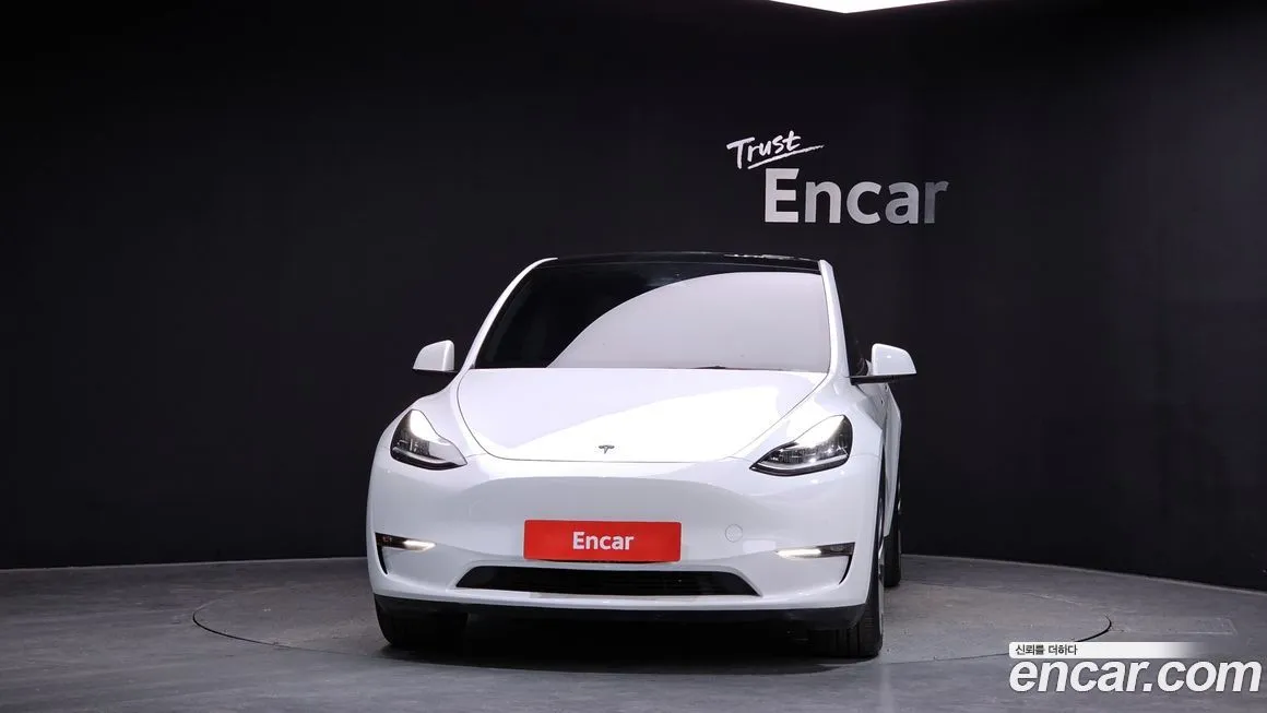 Tesla Model Y — фото 8