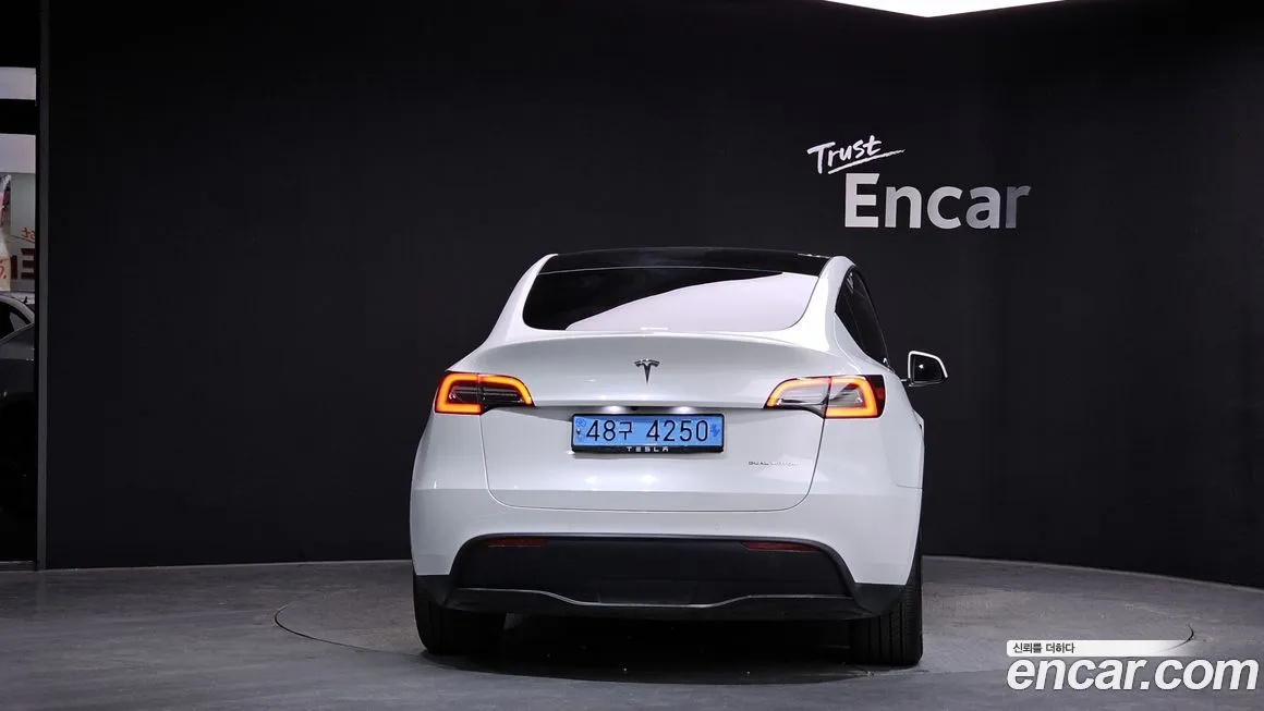 Tesla Model Y — фото 3