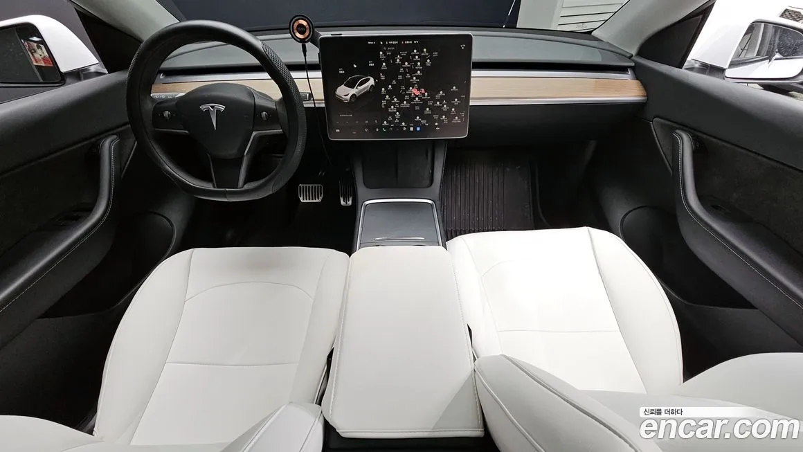 Tesla Model Y — фото 10