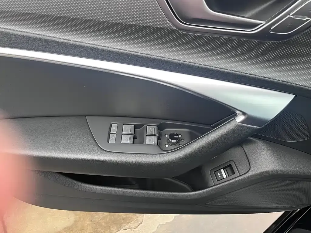 Audi A6L 2022 из CN, фото 6