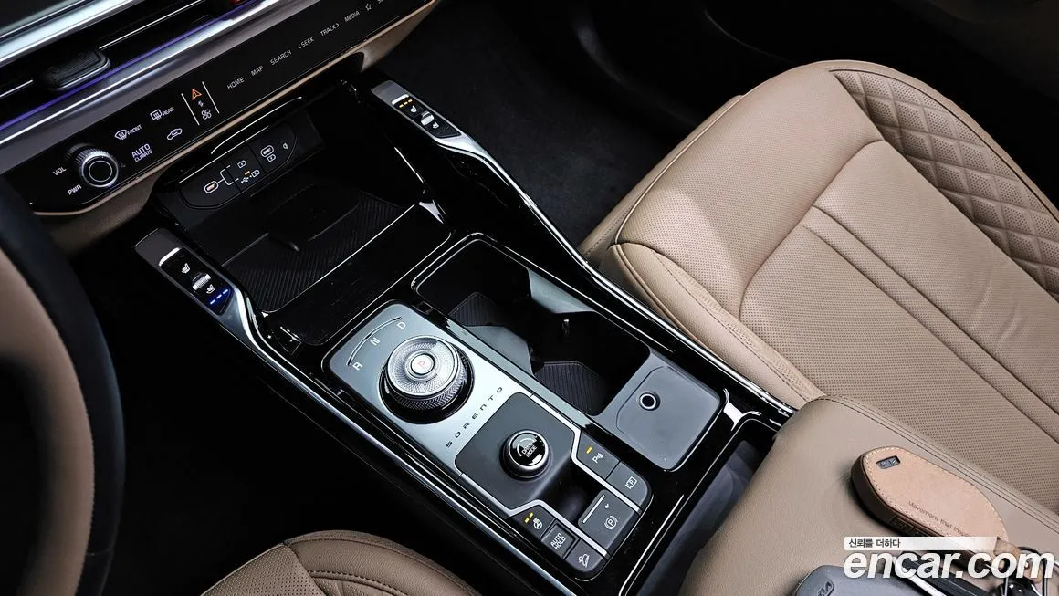 Kia Sorento — фото 10