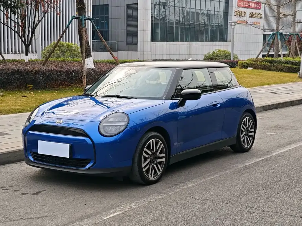 MINI Cooper EV — фото 1