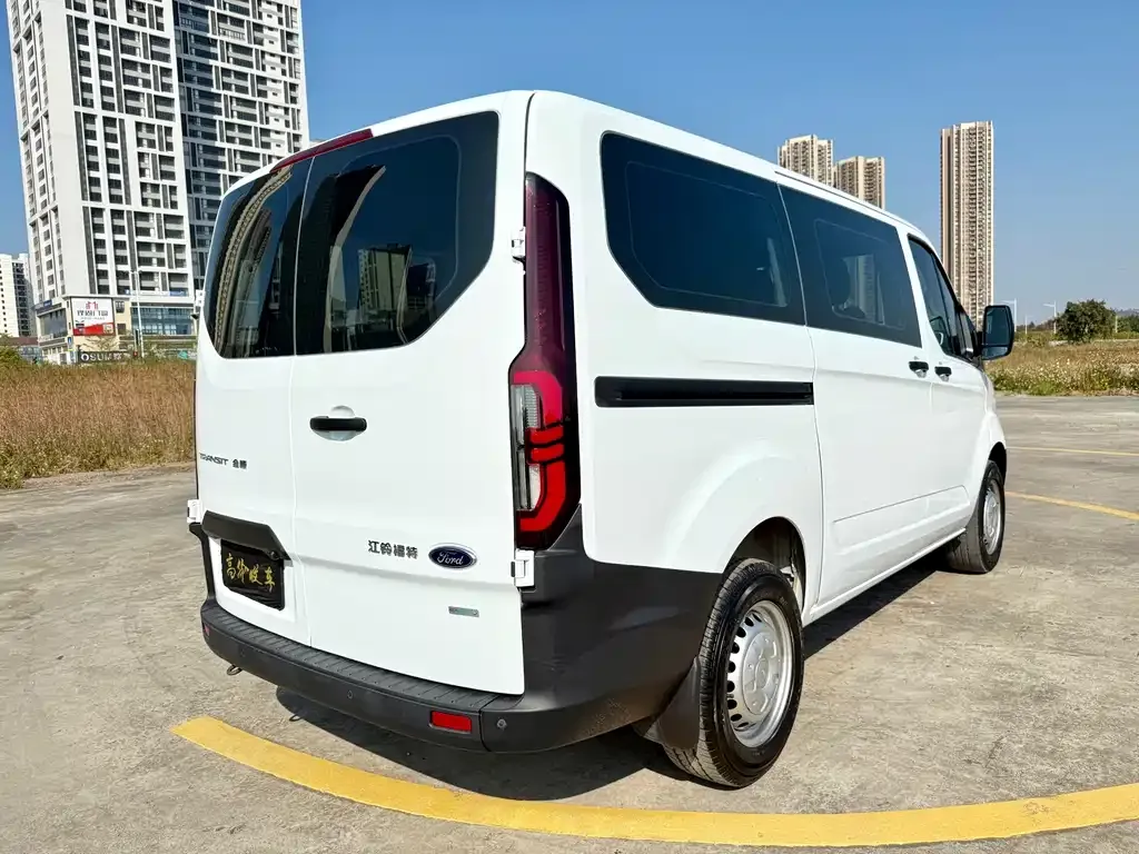 Ford Transit 2023 из CN, фото 8