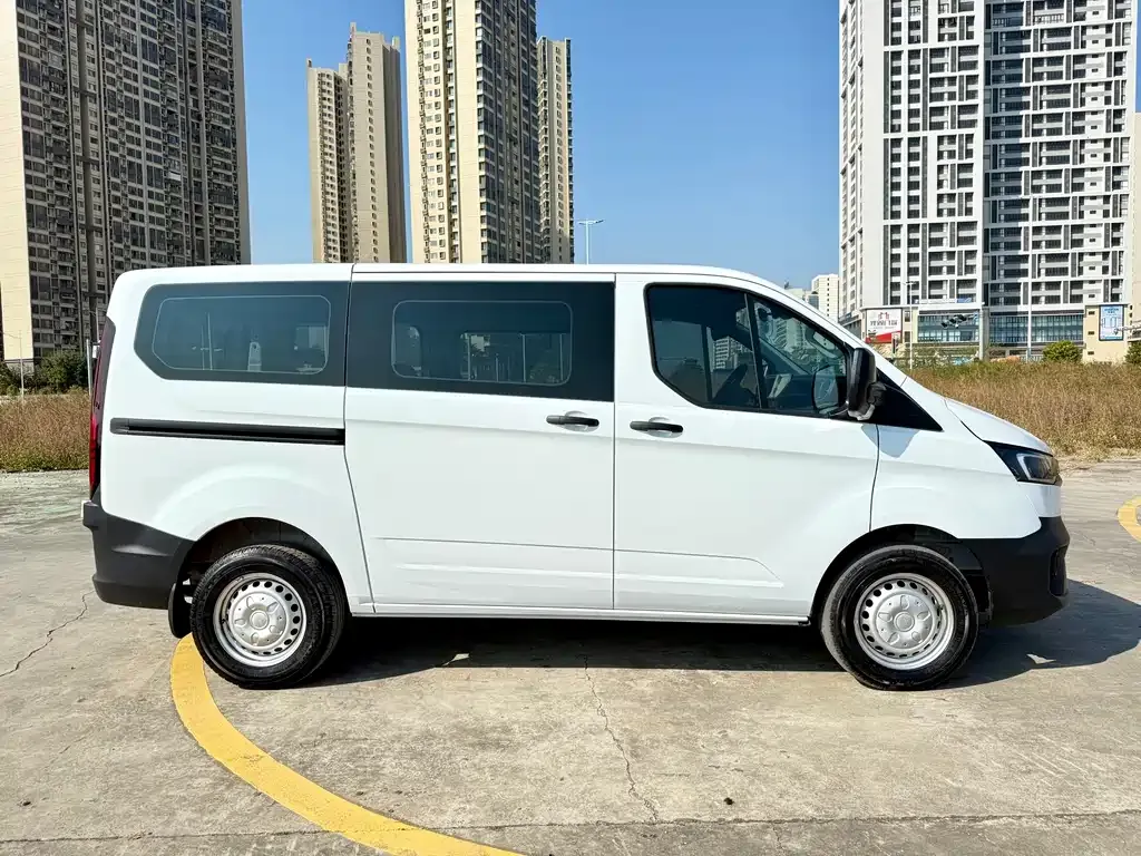 Ford Transit 2023 из CN, фото 9