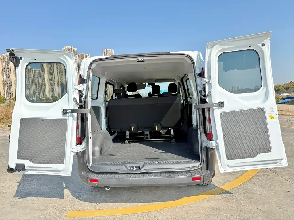 Ford Transit 2023 из CN, фото 10