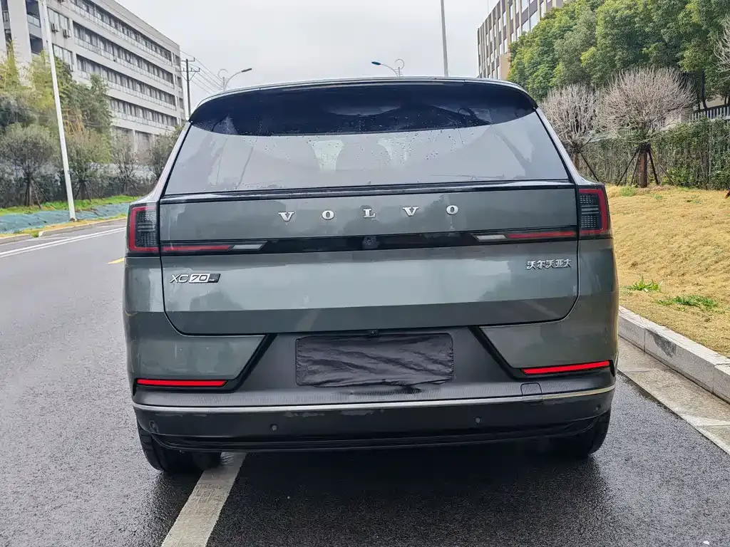 Volvo XC70 Plug-in Hybrid — фото 8