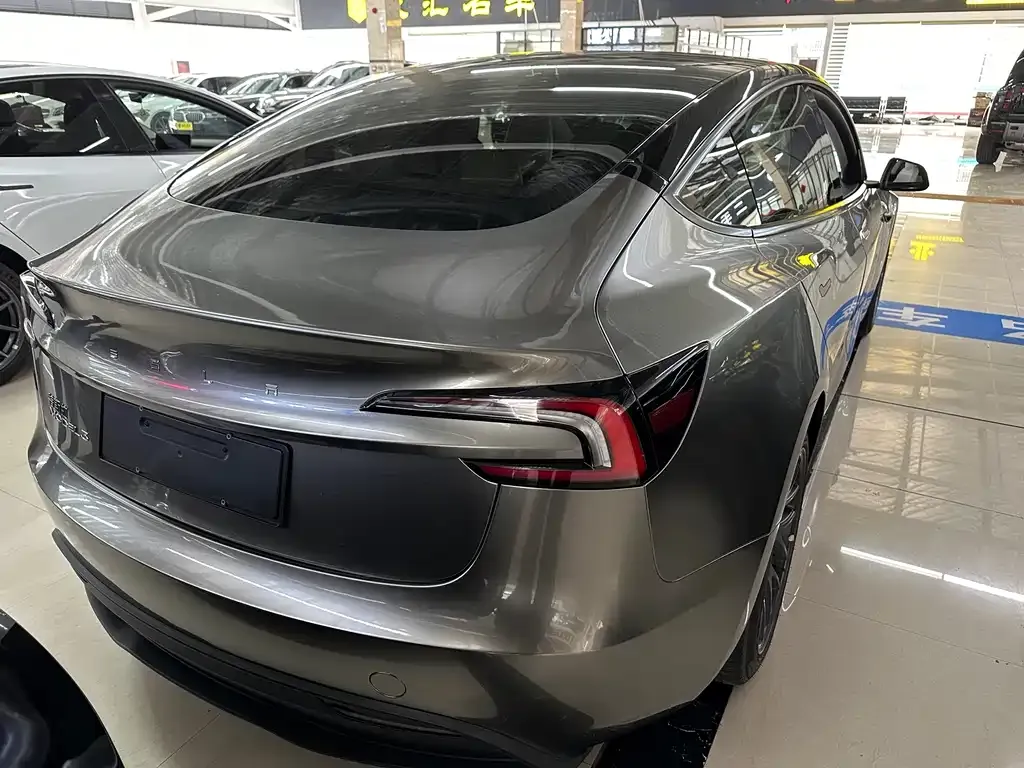 Tesla Model Y — фото 9