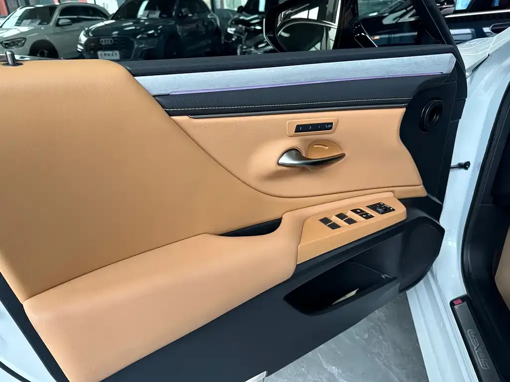 Lexus ES 2025 из CN, фото 10