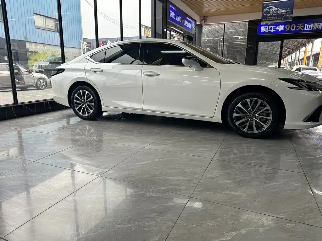 Lexus ES 2025 из CN, фото 3