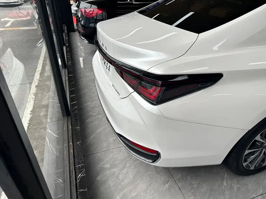 Lexus ES 2025 из CN, фото 2