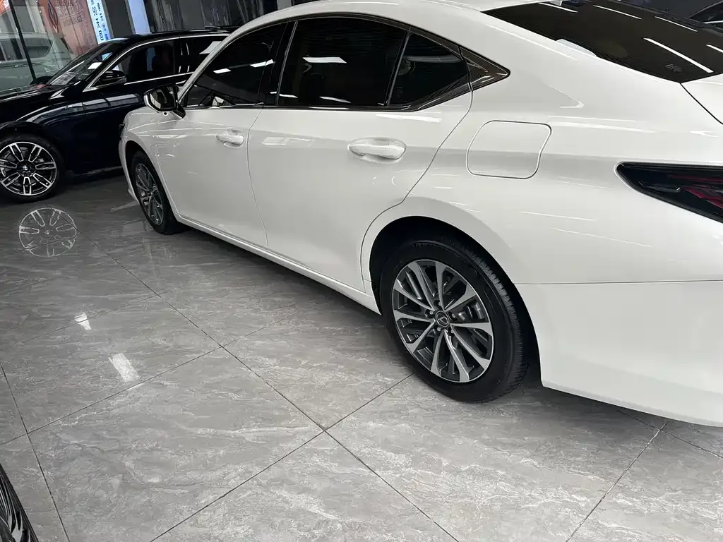 Lexus ES 2025 из CN, фото 8