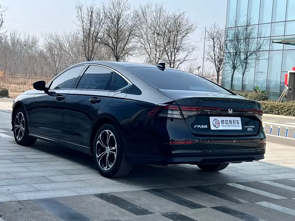 Honda Accord — фото 6