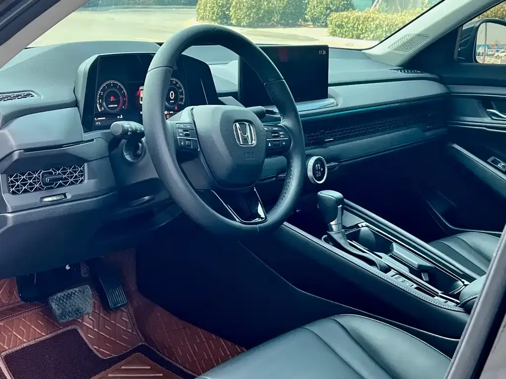 Honda Accord — фото 8
