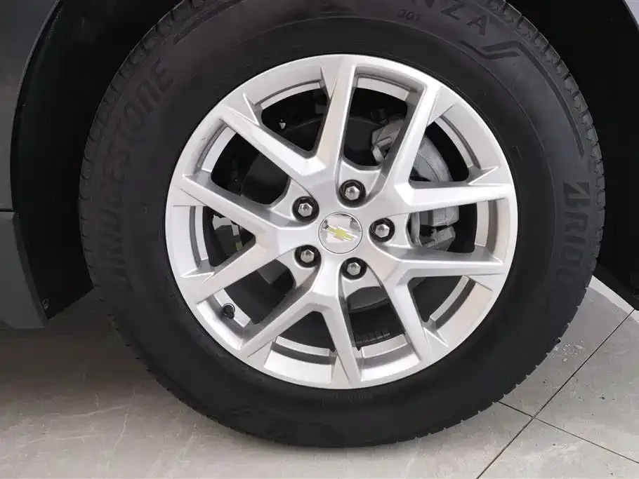 Chevrolet Equinox 2023 из CN, фото 4