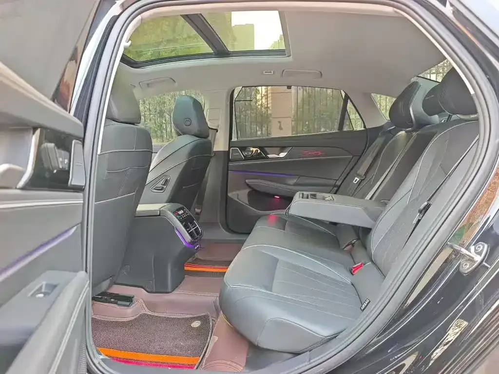 Volkswagen Passat — фото 4