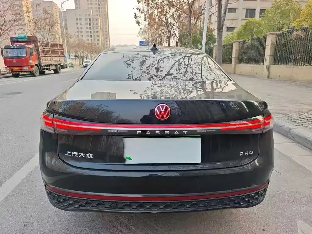 Volkswagen Passat — фото 8