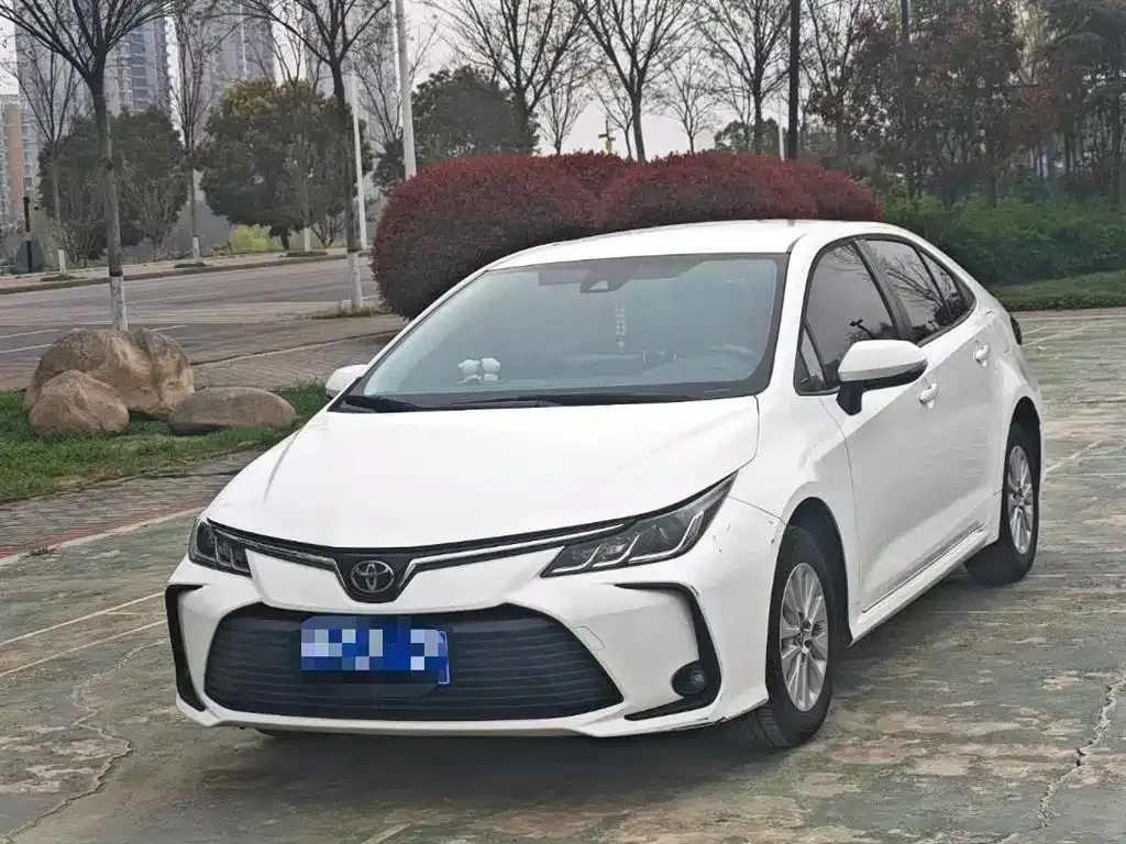Toyota Corolla — фото 3