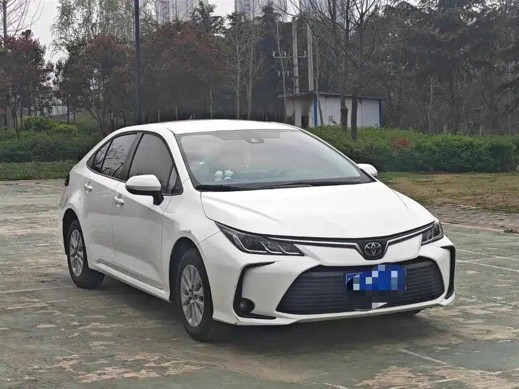 Toyota Corolla — фото 10