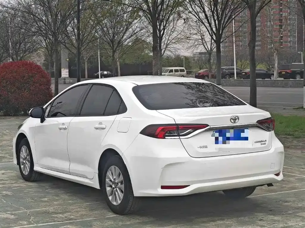 Toyota Corolla — фото 9