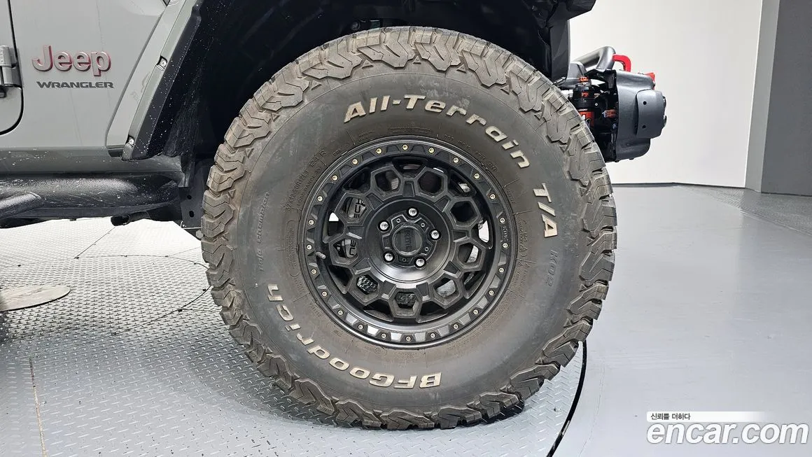 Jeep Wrangler 2023 из KR, фото 5