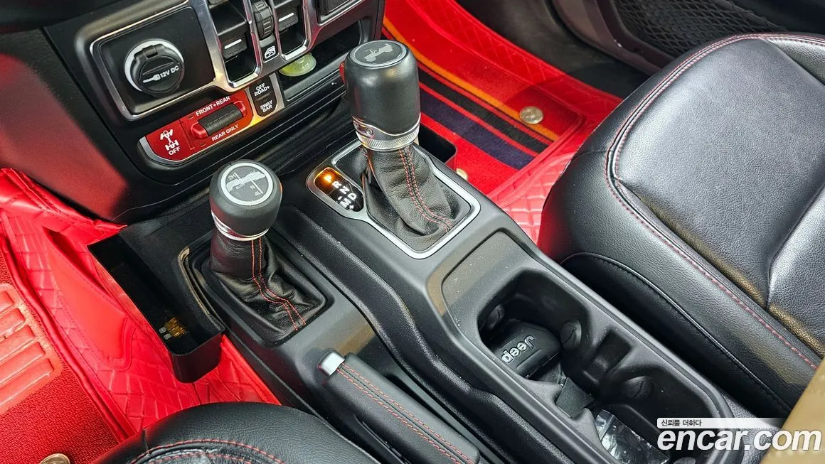 Jeep Wrangler 2023 из KR, фото 3