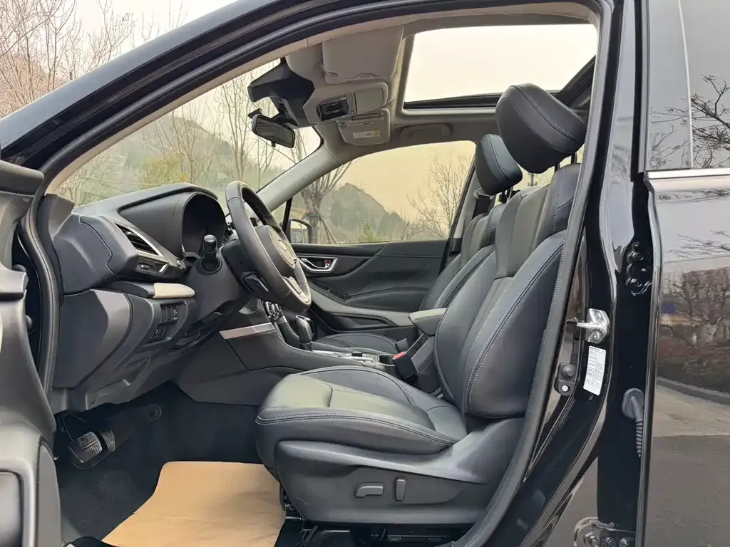 Subaru Forester 2023 из CN, фото 2
