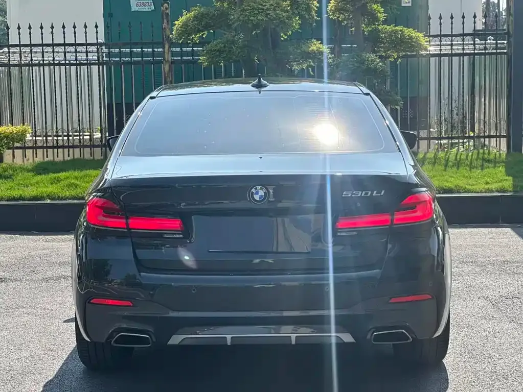 BMW 5 Series — фото 2