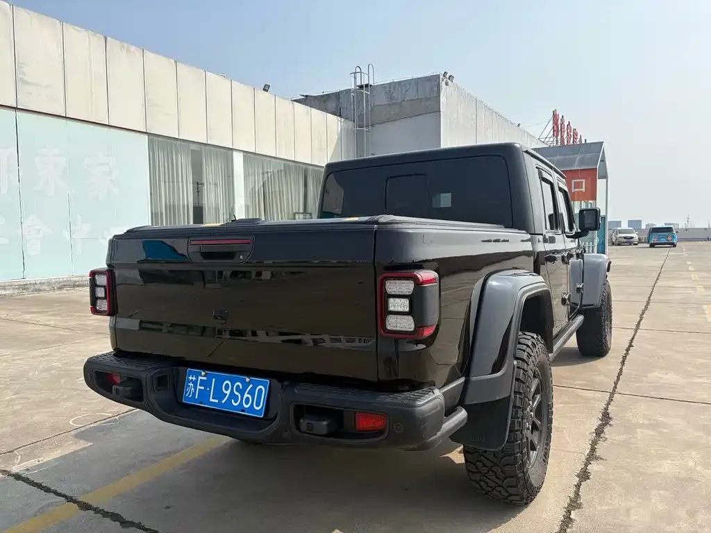 Jeep Gladiator 2023 из CN, фото 3
