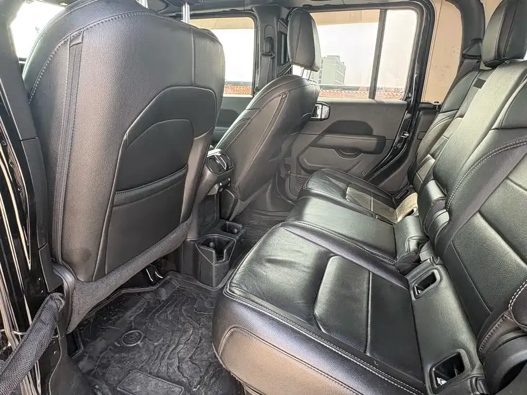 Jeep Gladiator 2023 из CN, фото 8