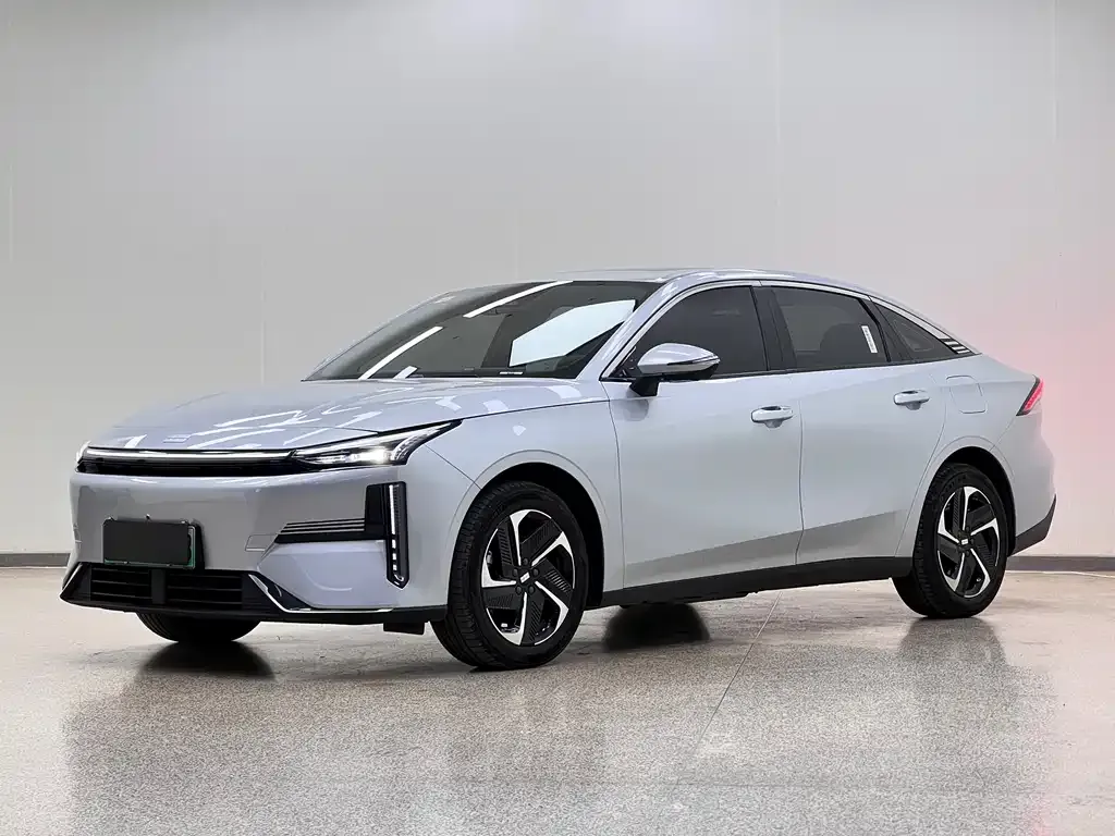 Geely Galaxy L6 — фото 1