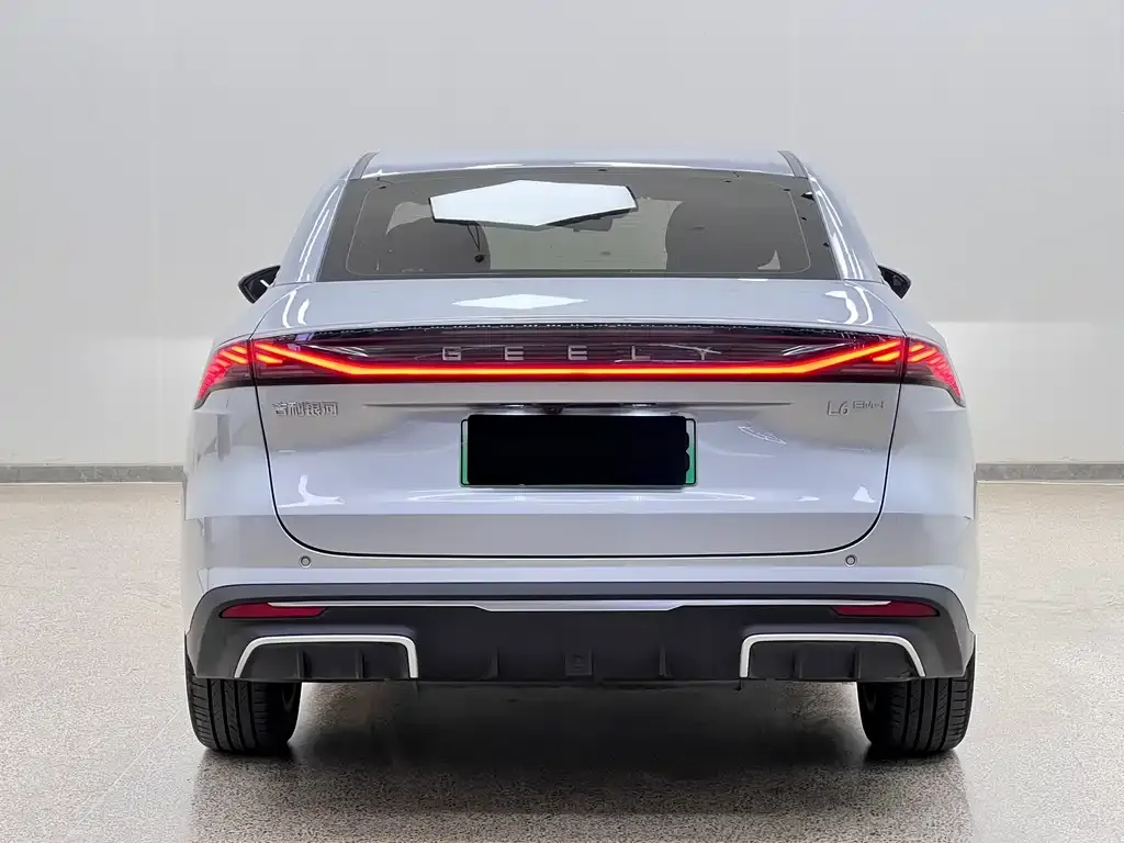 Geely Galaxy L6 — фото 8
