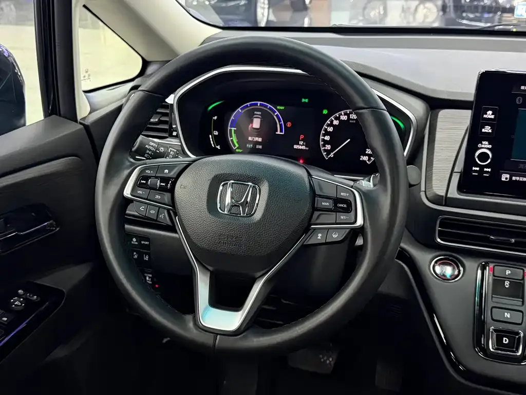 Honda Elysion 2023 из CN, фото 4