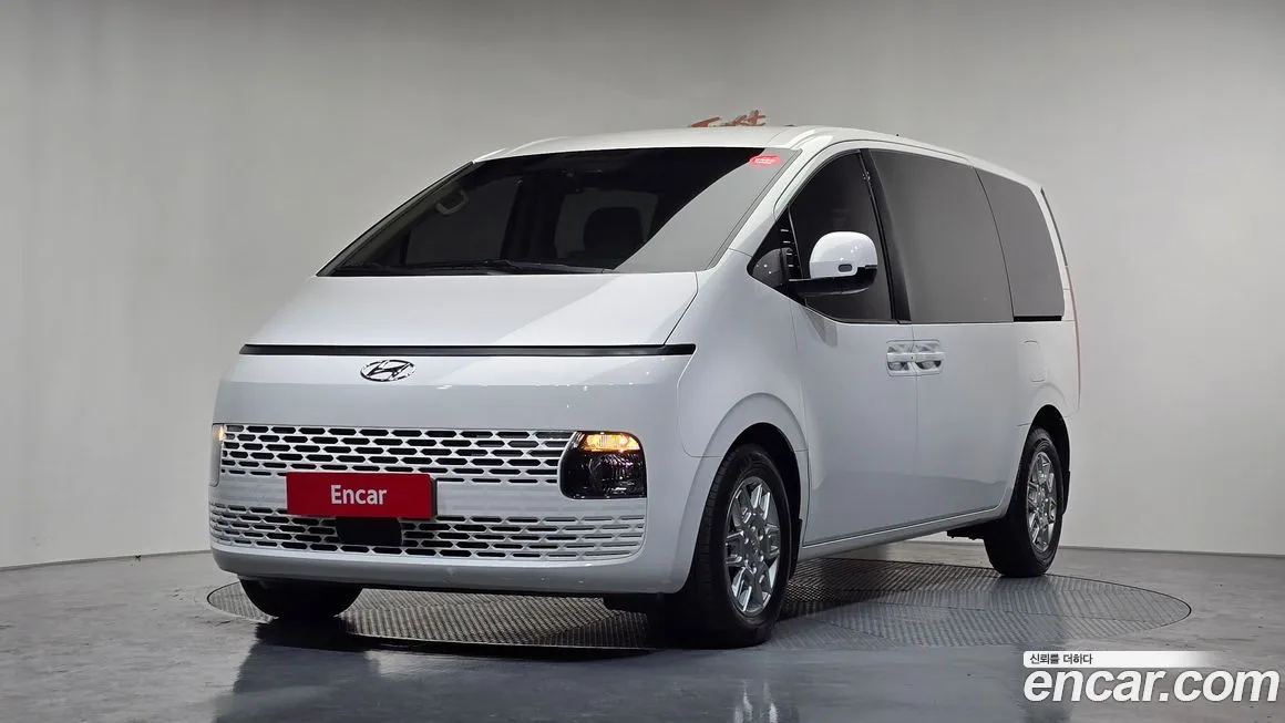 Hyundai Staria