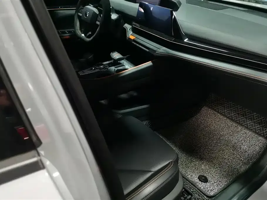 Changan UNI-V 2023 из CN, фото 3