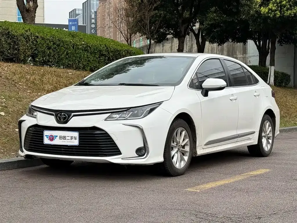 Toyota Corolla 2022 из CN, фото 1