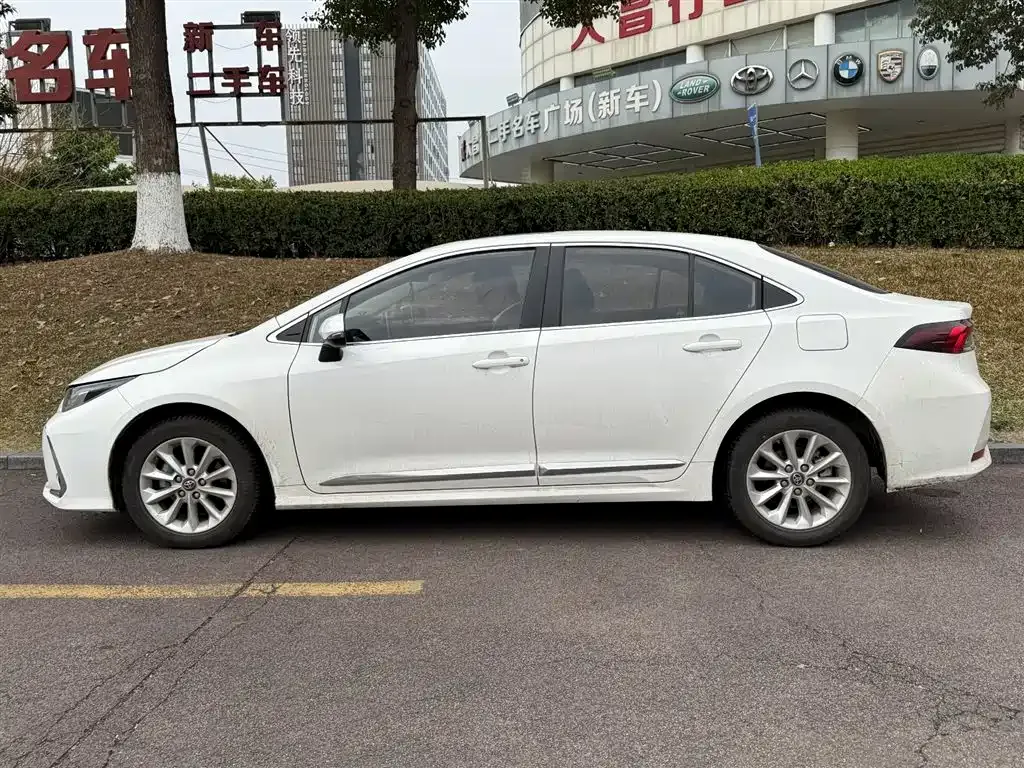 Toyota Corolla 2022 из CN, фото 3