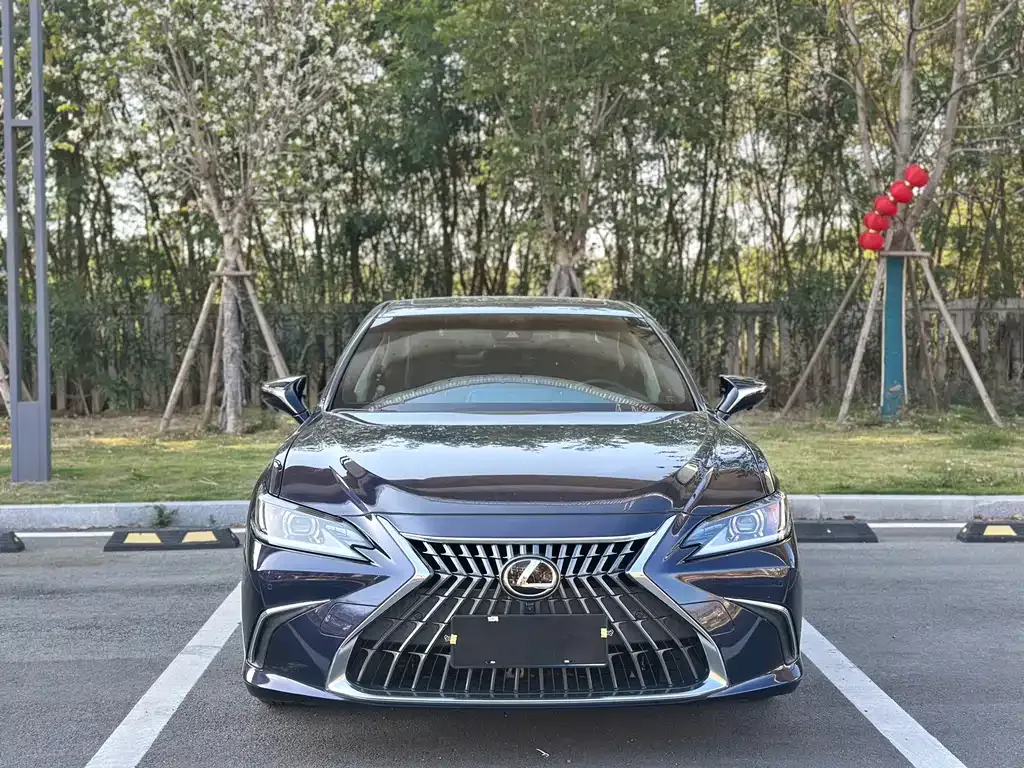 Lexus ES — фото 4