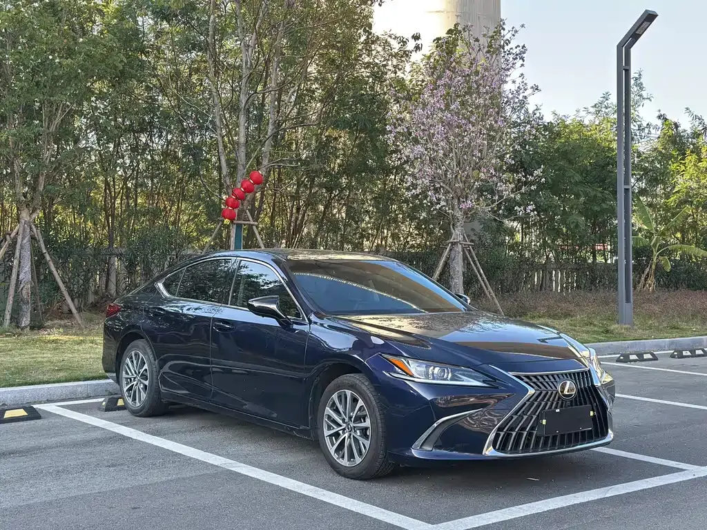 Lexus ES — фото 9