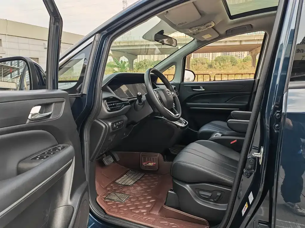 GAC Motor Trumpchi M6 — фото 8