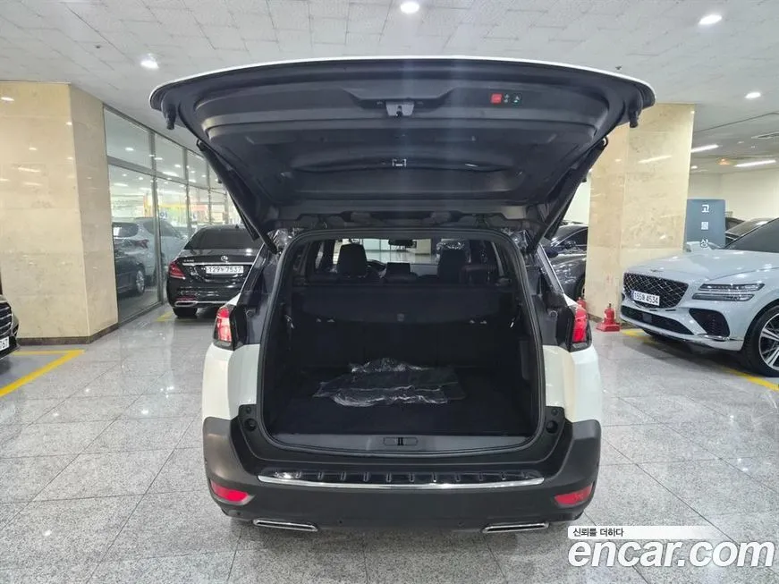 Peugeot 5008 2021 из KR, фото 9