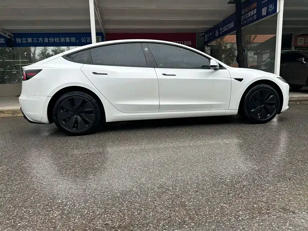 Tesla Model 3 2025 из CN, фото 3