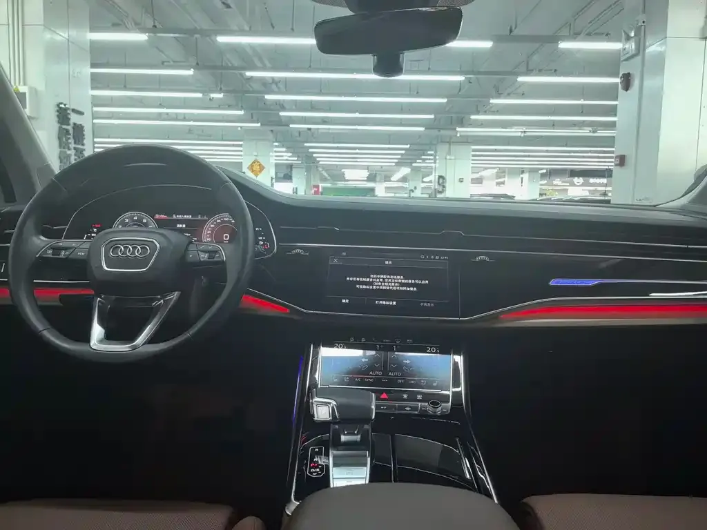 Audi Q7 2021 из CN, фото 4