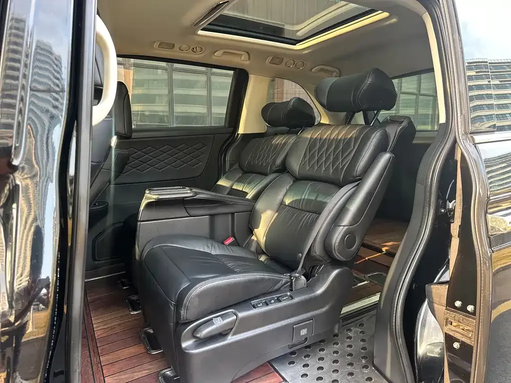 Honda Elysion 2021 из CN, фото 4