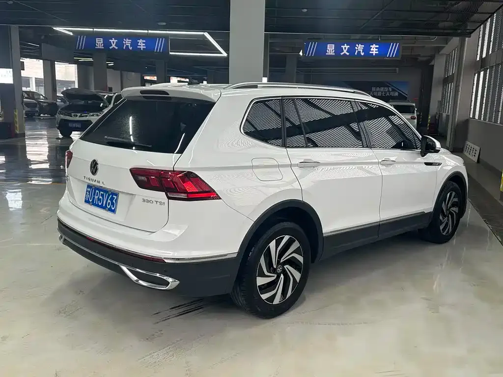 Volkswagen Tiguan L — фото 9