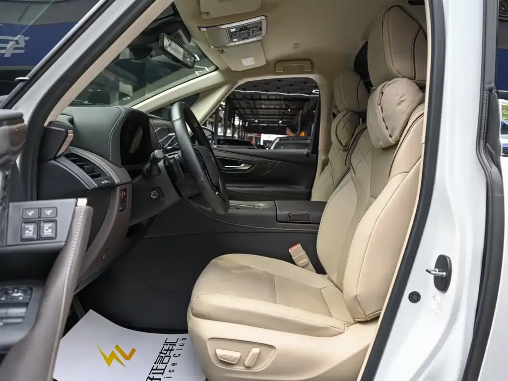 Toyota Alphard — фото 8