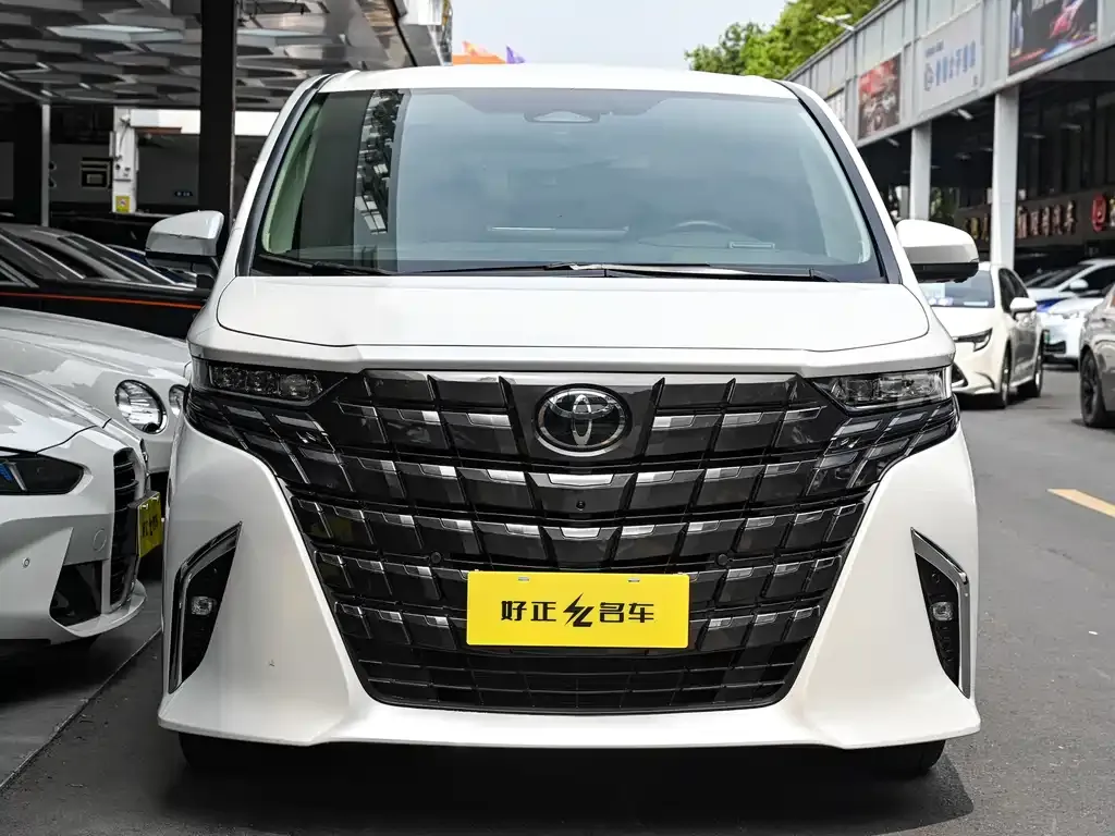 Toyota Alphard — фото 3