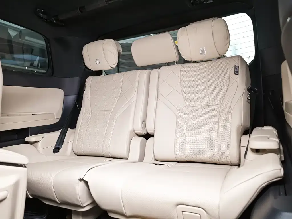 Toyota Alphard — фото 5