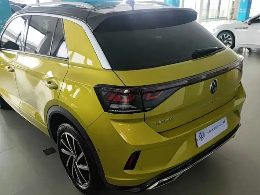 Volkswagen T-Roc — фото 2
