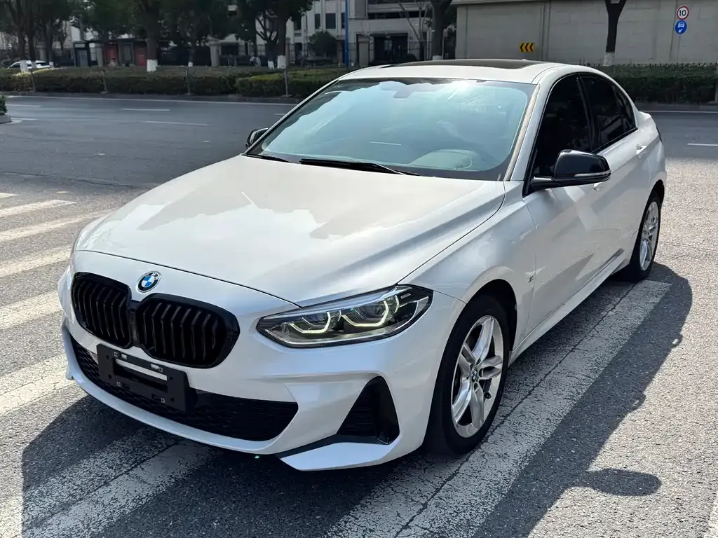 BMW 1 Series — фото 1