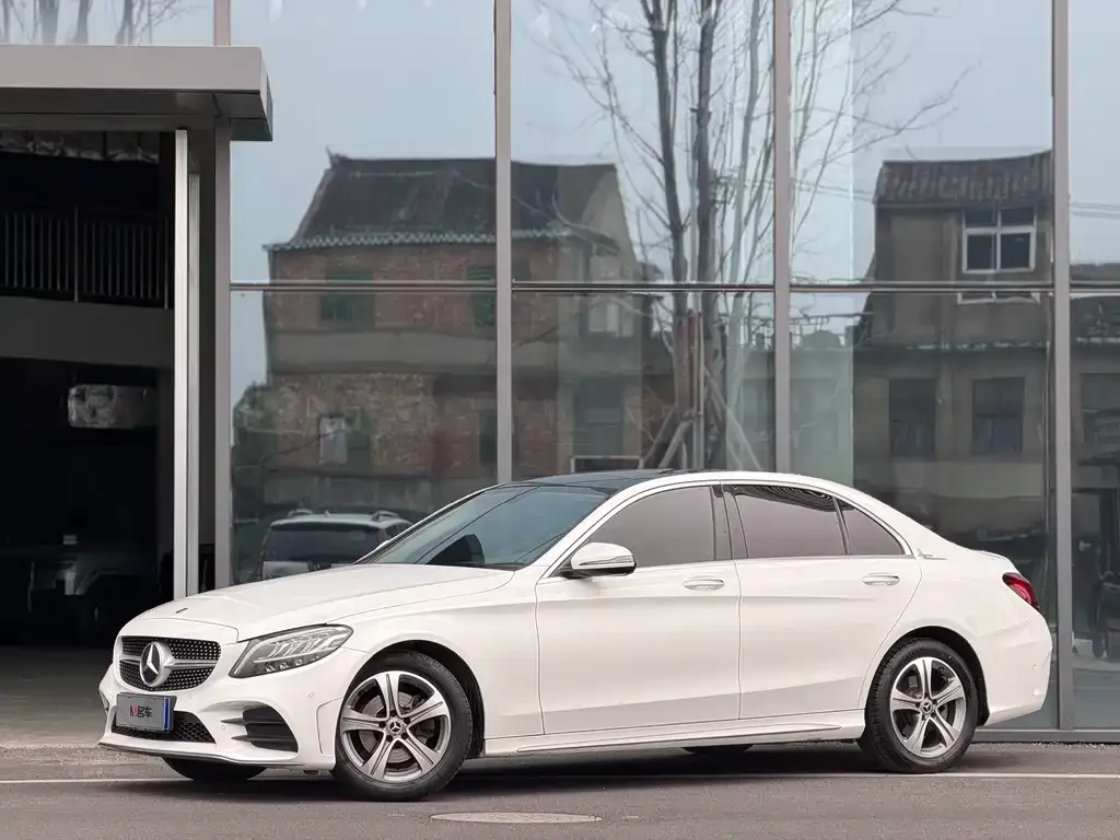 Mercedes-Benz C-Class — фото 1